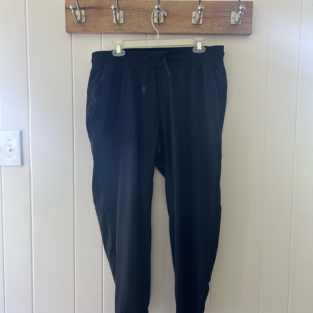 Black Burlebo Preformance Joggers Men’s XL